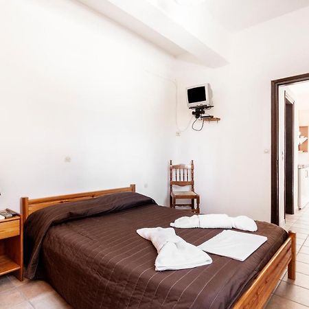 One Bedroom Apartment With Kitchenette# 12 A Raches  Exterior foto