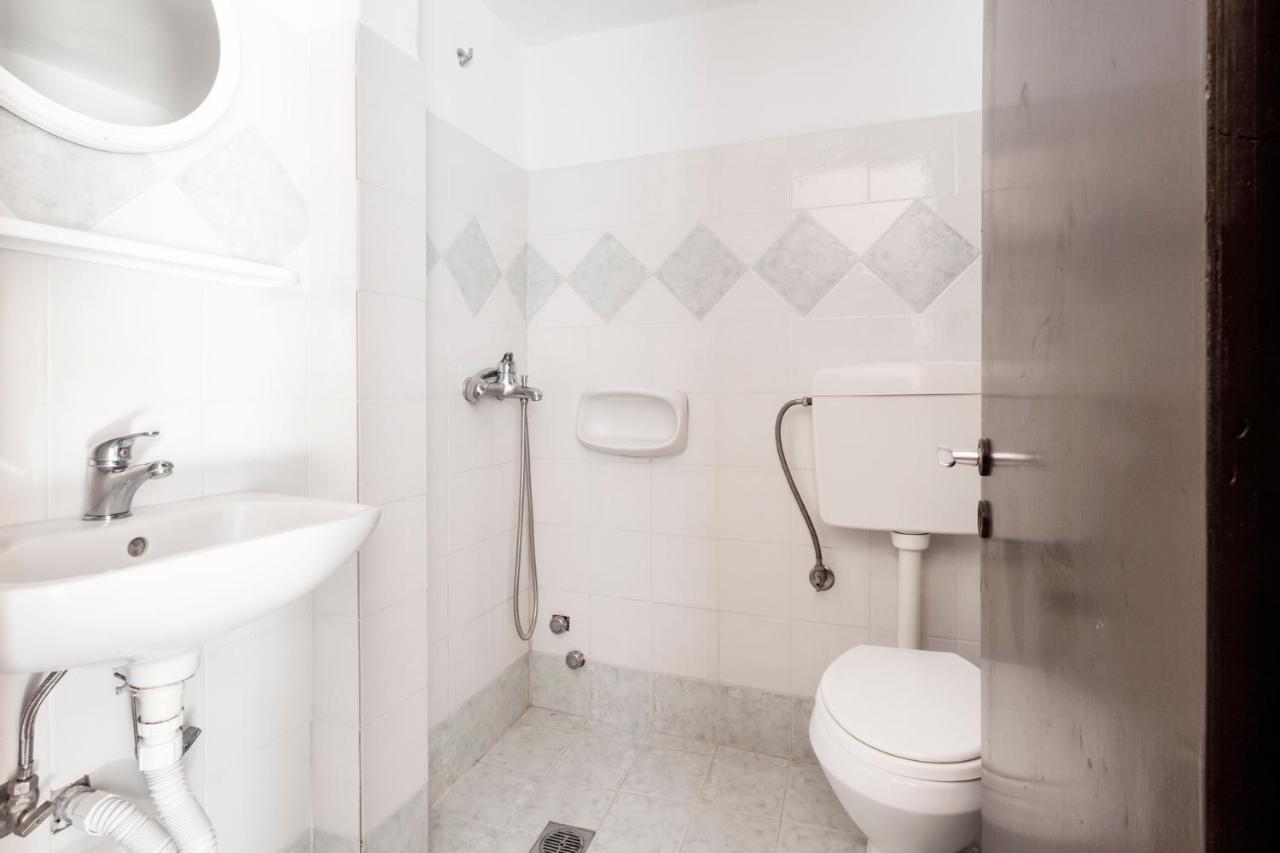 One Bedroom Apartment With Kitchenette# 12 A Raches  Exterior foto